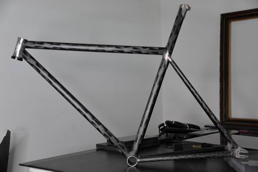 Велосипедная рама из углепластиковых трубок